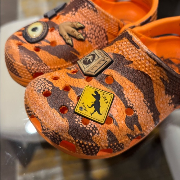 Jurassic Park Crocs size 8C - Picture 2 of 6